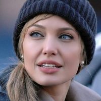 "Buena pieza" La prenda de Angelina Jolie que marcó tendencia en Los Ángeles ¿Da o no da?