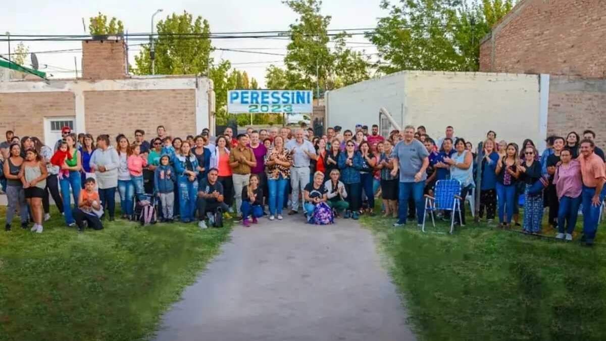 En la casa partidaria Iguales se reunieron junto a vecinos de Plottier. Fuente: (Facebook)