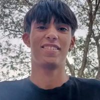 La adolescente acusada de asesinar a puñaladas a su novio seguirá detenida