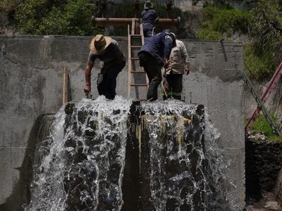 Cuatro días después de la megafuga en Xochimilco y Tlalpan... siguen las reparaciones