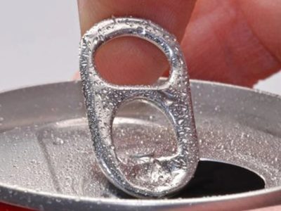 No tires las chapitas de las latas: ahorrá el máximo espacio en tu placard con este increíble y fácil truco