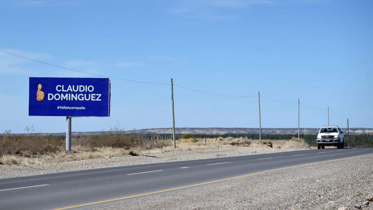 Cartelería de Claudio Domínguez. Fuente: (Twitter)