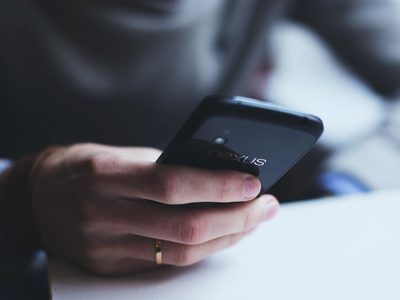 Policía Cibernética alerta por nueva táctica de fraude en apps de mensajería