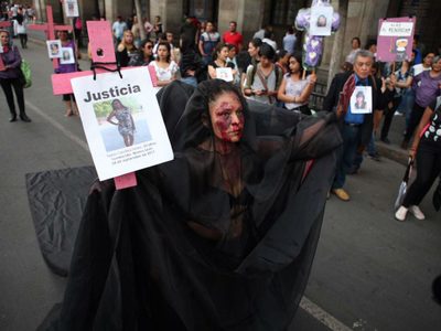 Colectivos denuncian retraso en la entrega de informe sobre violencia de género