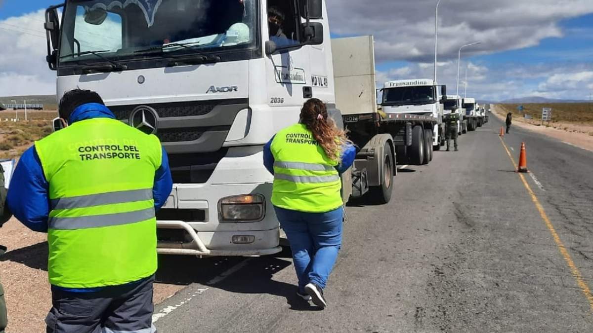 Realizaron controles en rutas de acceso a Zapala. Fuente: (Twitter)