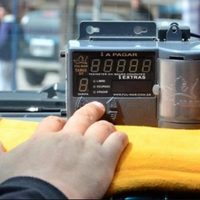 Aumentaron por decreto las tarifas de taxis y remises en Neuquén