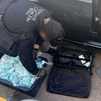 FGR asegura en Sinaloa más de 350 mil pastillas de fentanilo que iban rumbo a EU