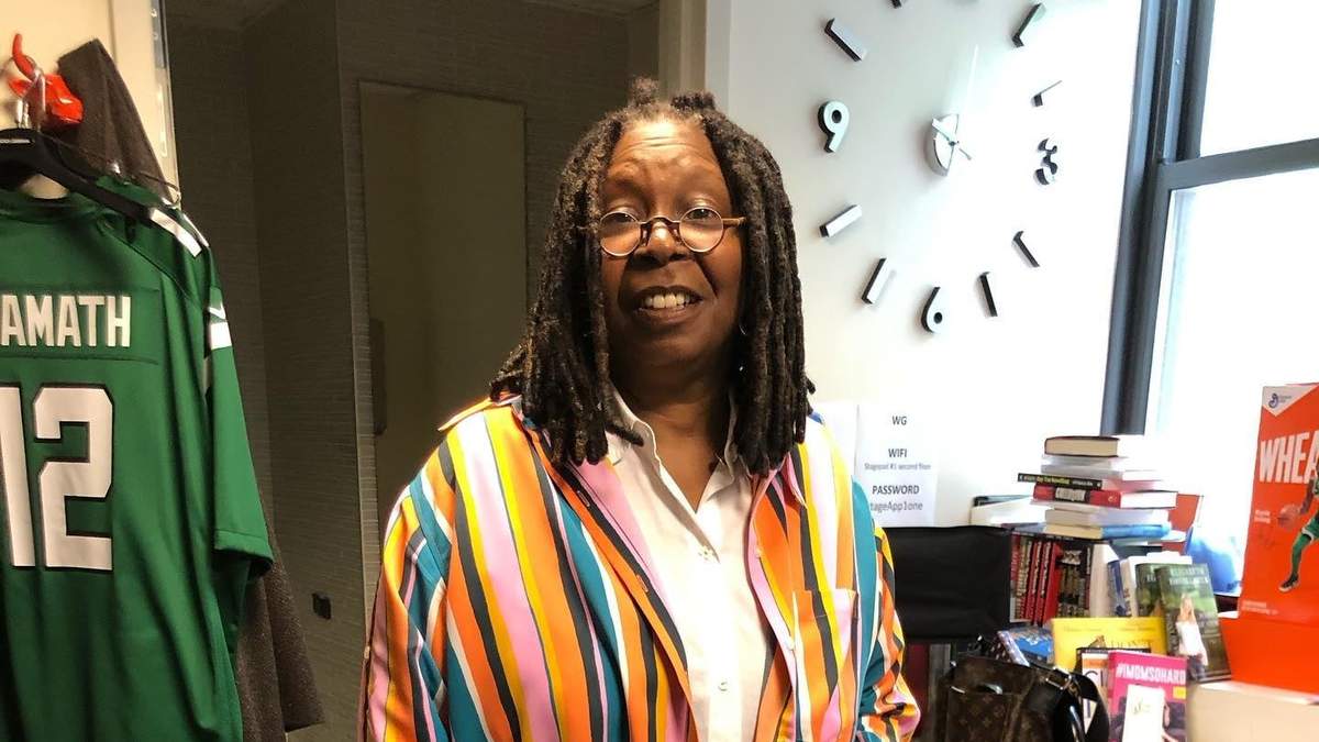 Whoopi Goldberg, actriz, comediante, productora, guionista, cantante y conductora