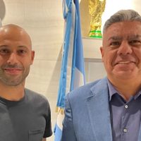 "Para ser mejores": el mensaje de Tapia a Javier Mascherano tras su salida de la Selección