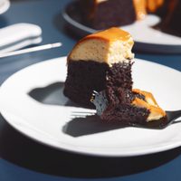 Chocoflan o torta imposible: la receta secreta de los pasteleros para que te salga 10 puntos
