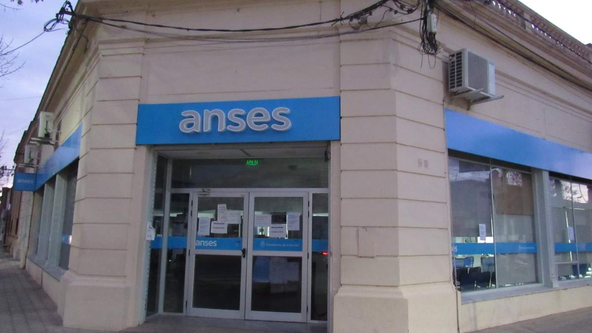 Hoy la ANSES otorgará los montos pertenecientes a 4 beneficios. Fuente: (Twitter)