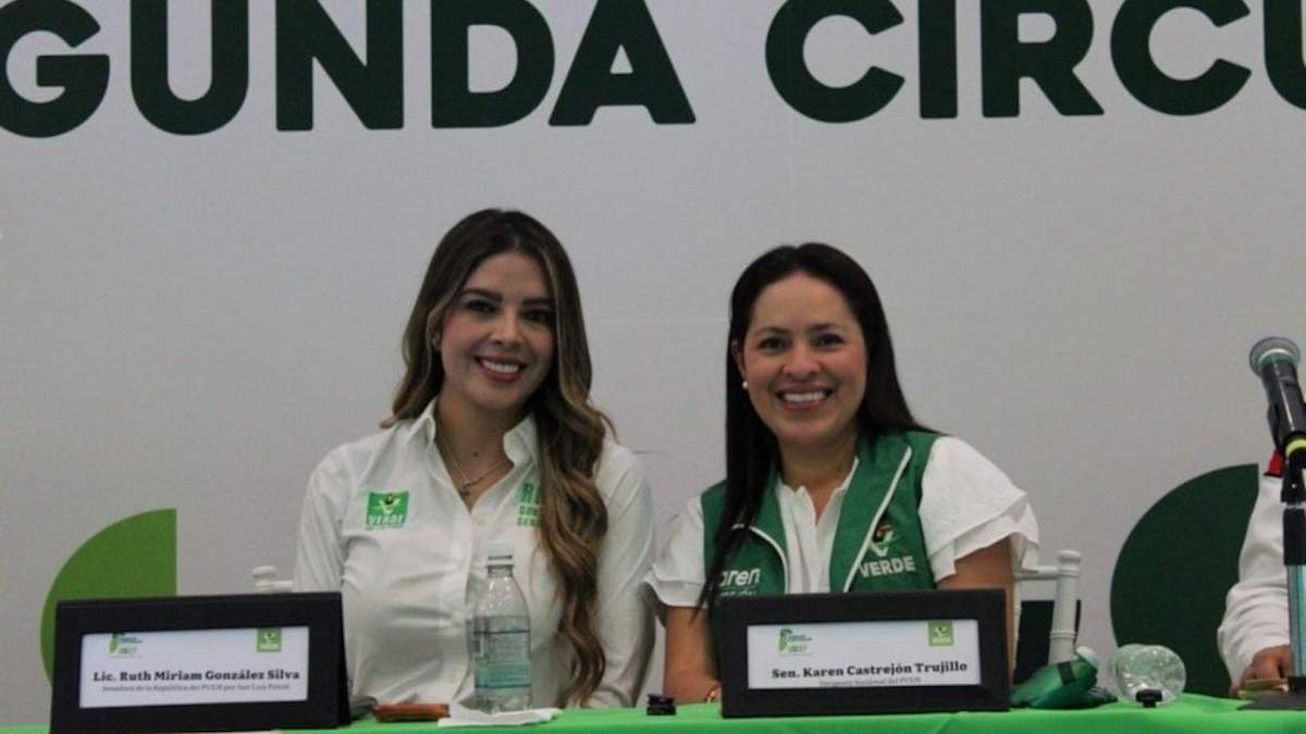 Las senadoras Ruth González Silva y Karen Castrejón, este lunes en SLP