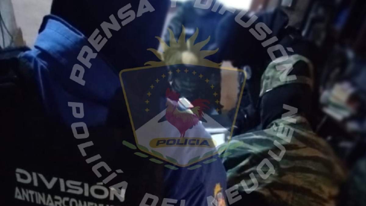 La Policía y la fiscalía le asestaron un duro golpe ala banda de narcomenudeo que operaba en Neuquén. Fuente (Policía de Neuquén)