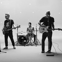 Blink-182 cumple primera fecha, pero cancela la segunda en el Palacio de los Deportes