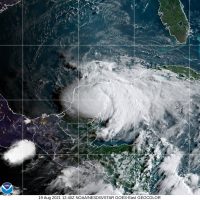 Huracán Grace deja 149 mil personas sin energía eléctrica en zona turística de Quintana Roo (Videos)
