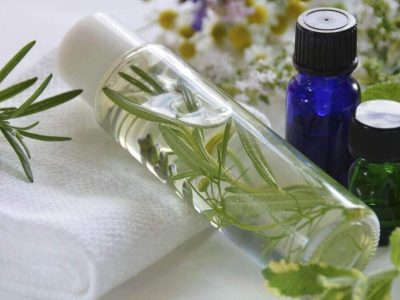 El secreto de la abuela más efectivo y fácil para combatir la caída del cabello
