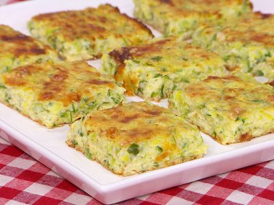 Con un zapallito, una papa y 2 huevos, hacé esta receta que te va a sacar del paso en tu almuerzo o cena