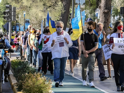 Neuquén marchó por la paz y el cese de violencia en Ucrania
