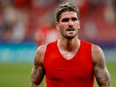 "Mezcla entre Beckham y Diosito": el icónico nuevo look de Rodrigo de Paul