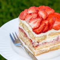 Tiramisú de frutillas: una versión fácil y con pocos ingredientes para salvar el postre del finde