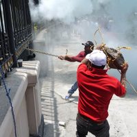 Tras los disturbios, Segob y SEP condenan violencia y reiteran llamado al diálogo