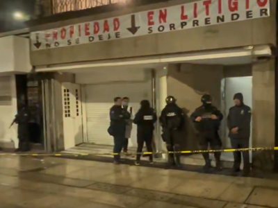 Localizan los cuerpos de un hombre y dos mujeres en una vivienda sobre Paseo de la Reforma