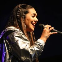 El incidente que sufrió Ángela Leiva en medio de su show