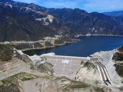 Investigan sobornos vinculados a hidroeléctrica de Calderón