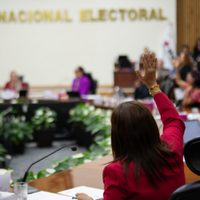 Pese a acordeones y otras irregularidades graves, el INE valida los comicios para la Suprema Corte