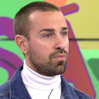 Rafa Mora señaló la gran contradicción de una colaboradora de Telecinco que se queja del dinero