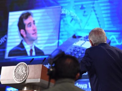 AMLO exhibe audio de 2015 en el que Lorenzo Córdova se burla de indígenas (Video)