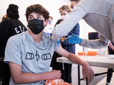 Premios para los niños vacunados en Nueva York: el estado otorgará becas estudiantiles completas