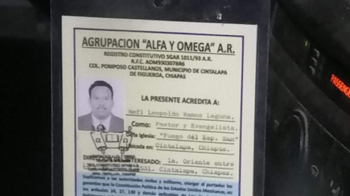 Una identificación del médico Nefi Leopoldo Ramos fue hallada en su vehículo