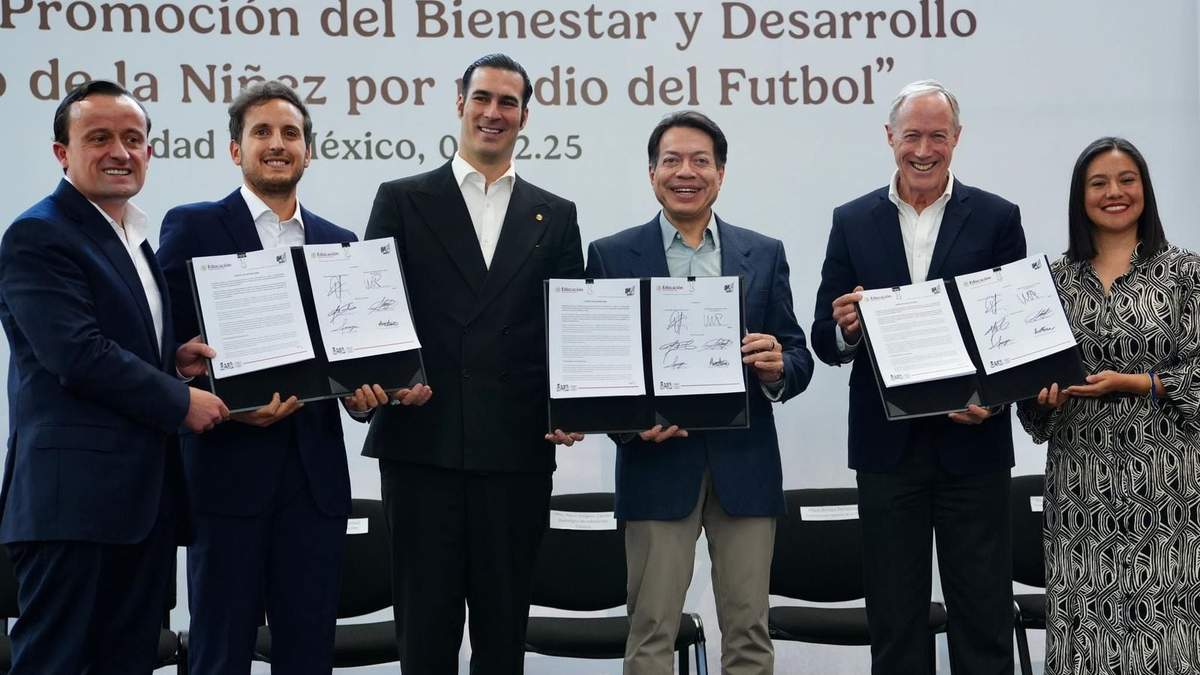 Anuncio del Torneo Nacional de Futbol Escolar
