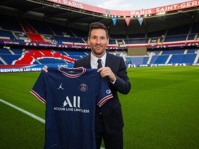 "Una noche mágica": un excompañero contó cómo Lionel Messi decidió llegar a PSG