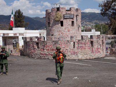 Ejército recibió llamada anónima sobre paradero de normalistas, 4 días después de su desaparición