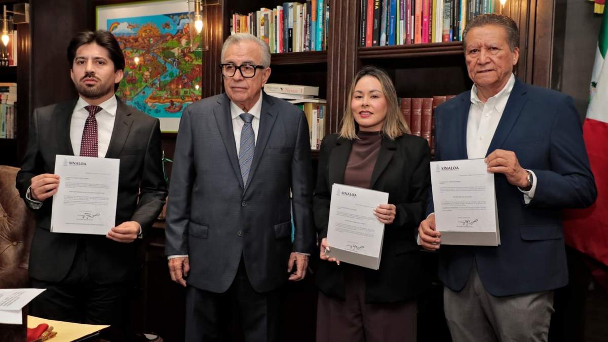 De izquierda a derecha, Omar López Campos, el gobernador de Sinaloa, Rubén Rocha Moya, Yeraldine Bonilla, y Feliciano Castro