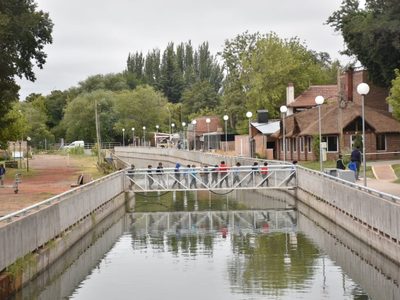 Omar Gutiérrez y Mariano Gaido inauguraron un puente en Neuquén Capital
