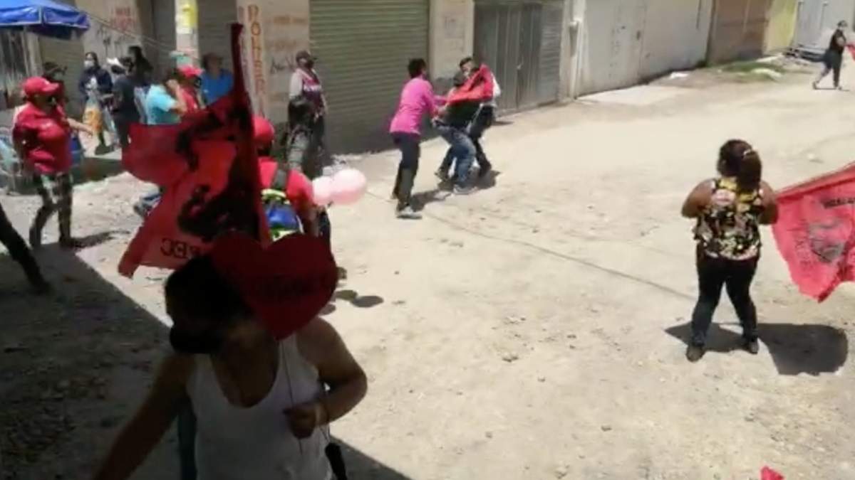 Un enfrentamiento entre antorchistas y vecinos de Laguna Chinonautla, en Ecatepec, durante un mitin de Morena