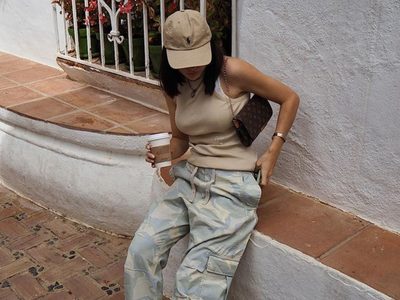 Tomá nota: cómo combinar perfectamente tus pantalones cargo de forma elegante si tenés una reunión de trabajo