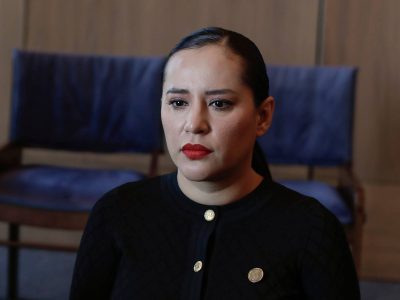 Sandra Cuevas fue multada por no cumplir sentencia y le advierten que podría ser arrestada