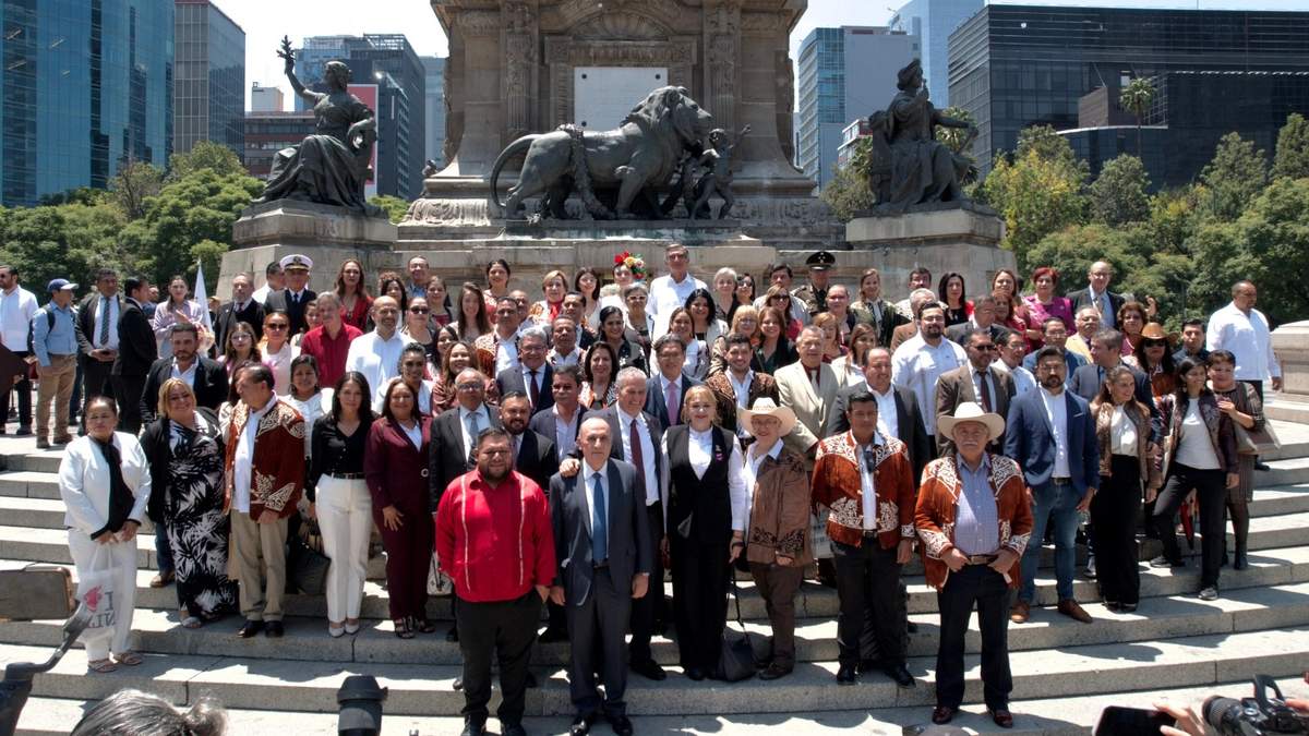 La transformación debe continuar, dice Américo desde el Ángel de la Independencia