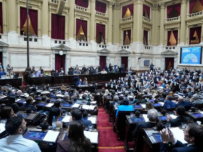 Diputados aprobó un aumento en las jubilaciones: en cuánto quedaría si el Gobierno no lo veta