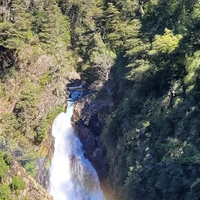 El encanto de la Cascada Chachín: cómo llegar al paraíso que conecta a Argentina con Chile