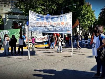 Bono salarial: fuerte reclamo de jubilados en Neuquén