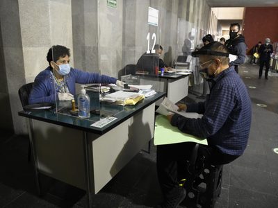 Casi 2 millones de personas mueren al año por causas relacionadas con el trabajo: OMS/OIT