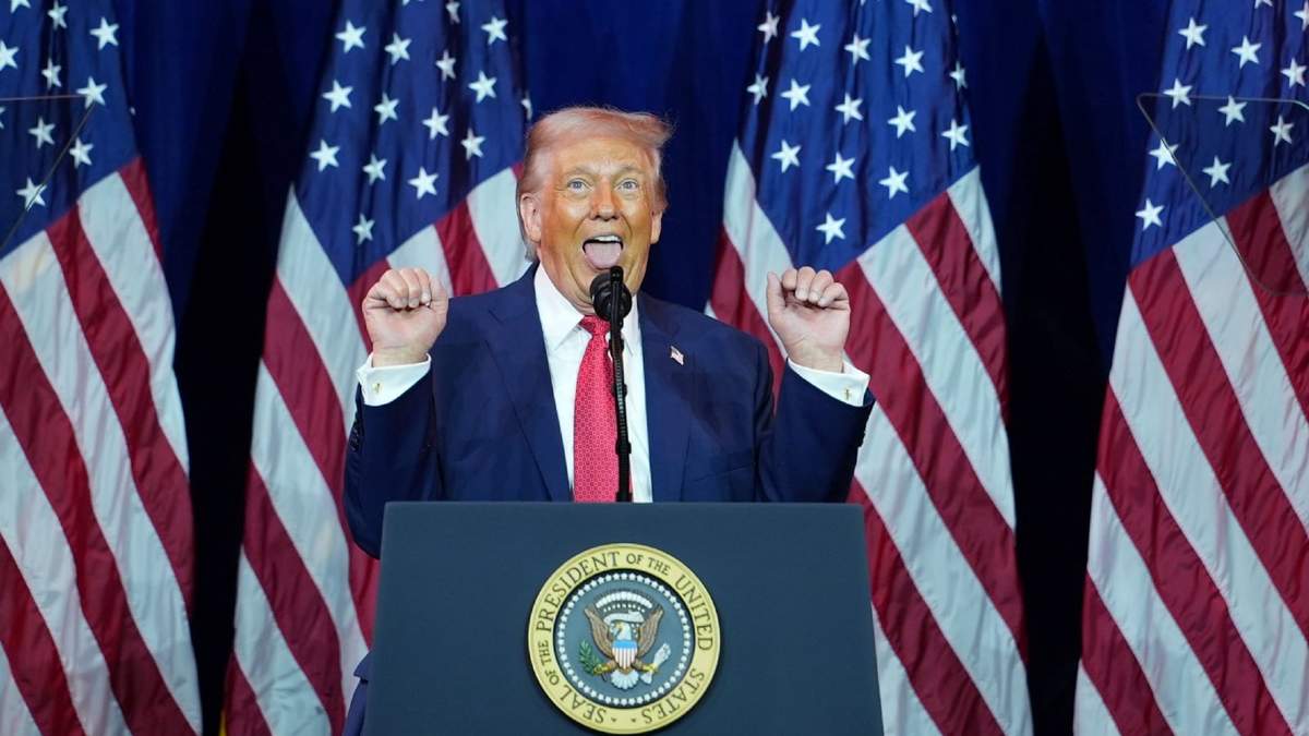 El presidente Donald Trump se dirige a los legisladores republicanos de la Cámara de Representantes durante su reunión anual este martes