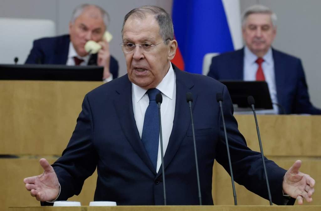 En la imagen, publicada por la Duma Estatal, el Servicio de Prensa de la Asamblea Federal de la Federación Rusa, el ministro ruso de Exteriores, Seguéi Lavrov, pronuncia un discurso en la Duma Estatal, la Cámara Baja del Parlamento ruso, en Moscú, el miércoles 11 de febrero de 2026