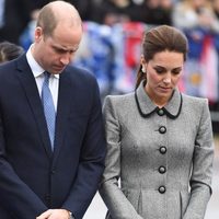 El príncipe Guillermo y una dura confesión acerca de la salud de su padre. ¿Peligra la realeza?