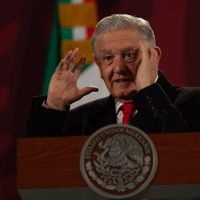 Iberdrola obtuvo concesiones con "abiertas violaciones a la ley": AMLO